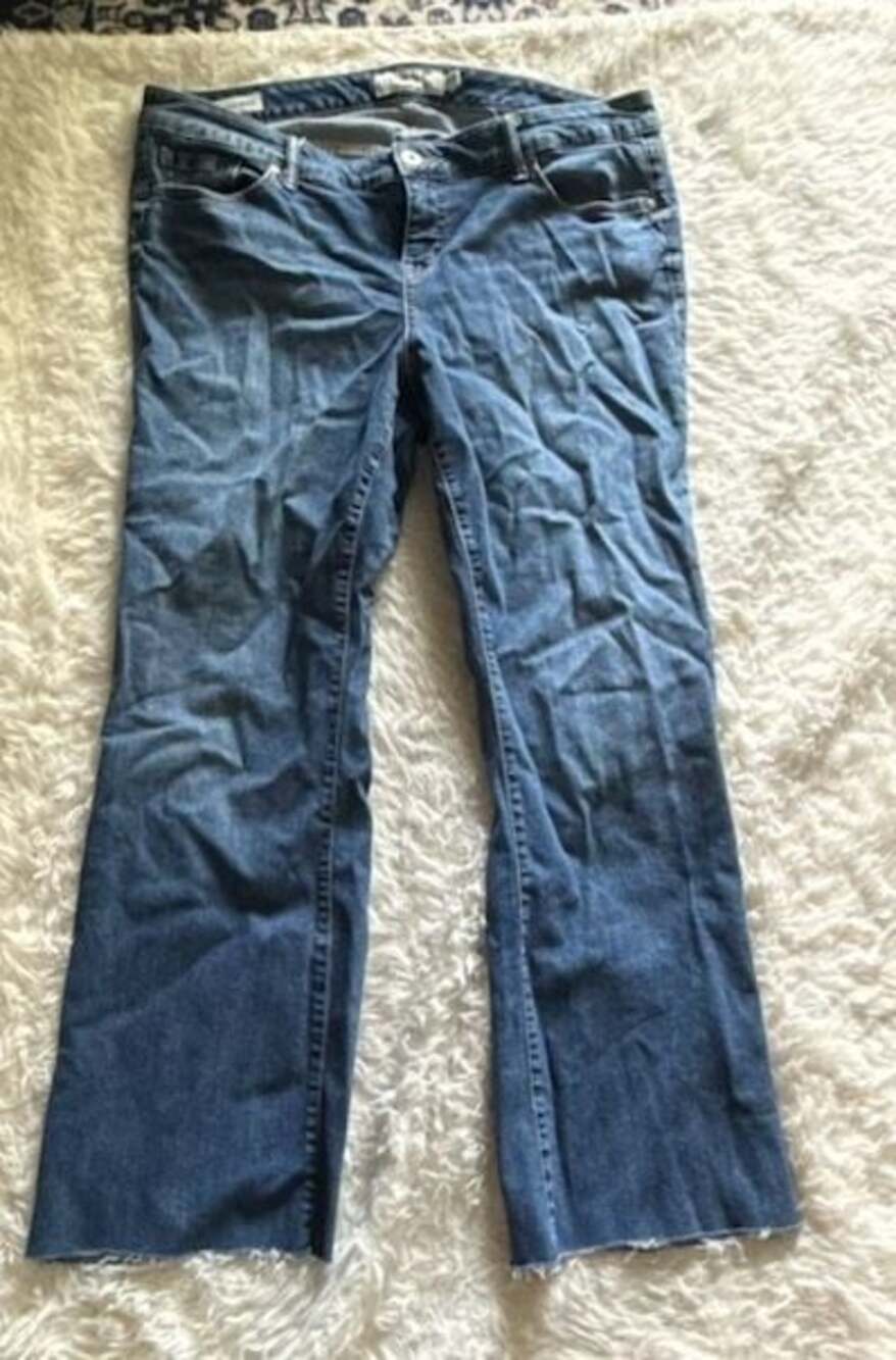 Torrid Denim Relaxed Boot Cut Jeans Size‎ 18 Raw Hem